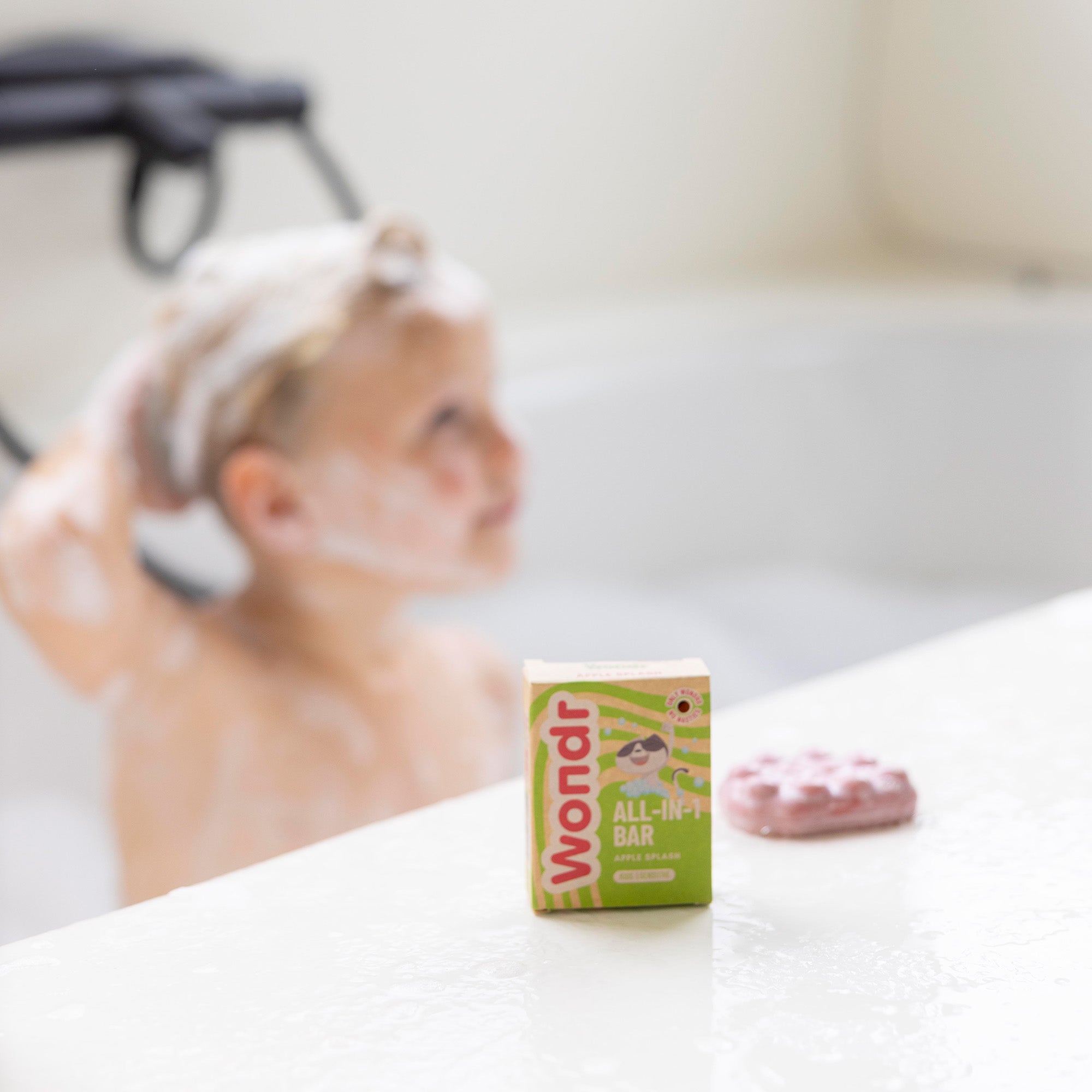 APPLE SPLASH | Kids Bar